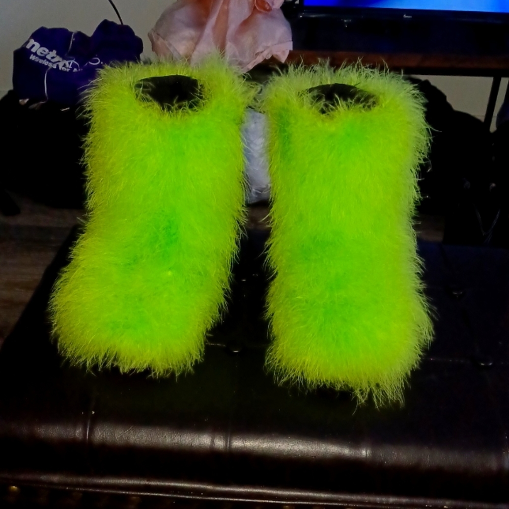 Neon green ostrich feather boots💚💚💚💚